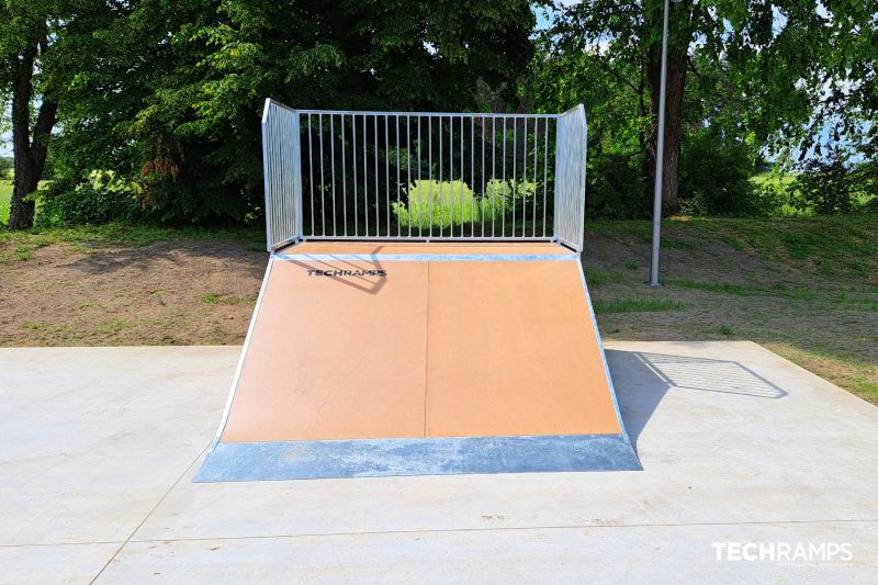 Bank Ramp - skatepark Otmice 