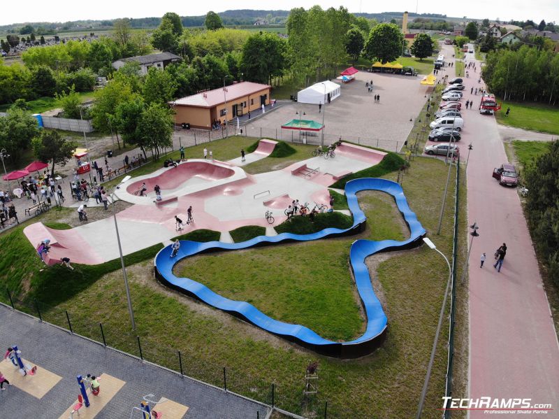 Betonowy skatepark i modułowy pumptrack w Sławnie