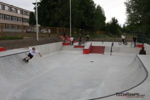 Betonowy skatepark w Radzionkowie 