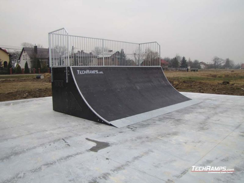 Białobrzegi koło Łańcuta Skateprk Quarter pipe