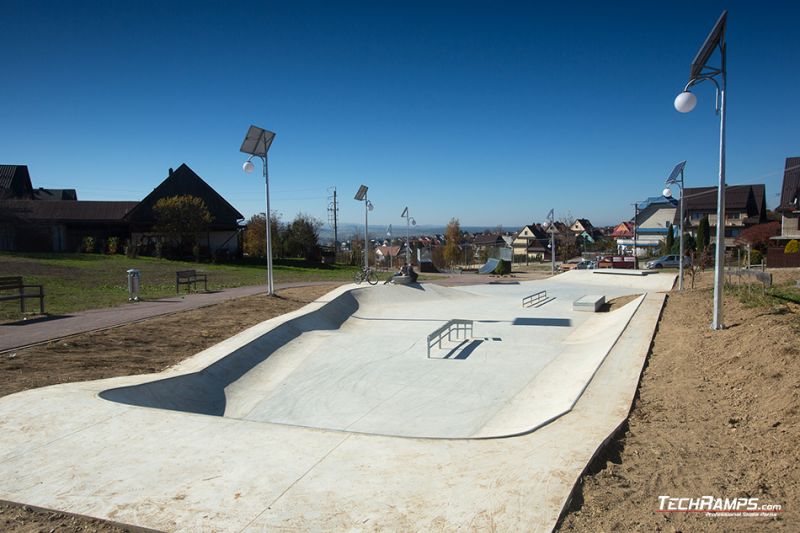 Concrete monolith skatepark in Maniowy
