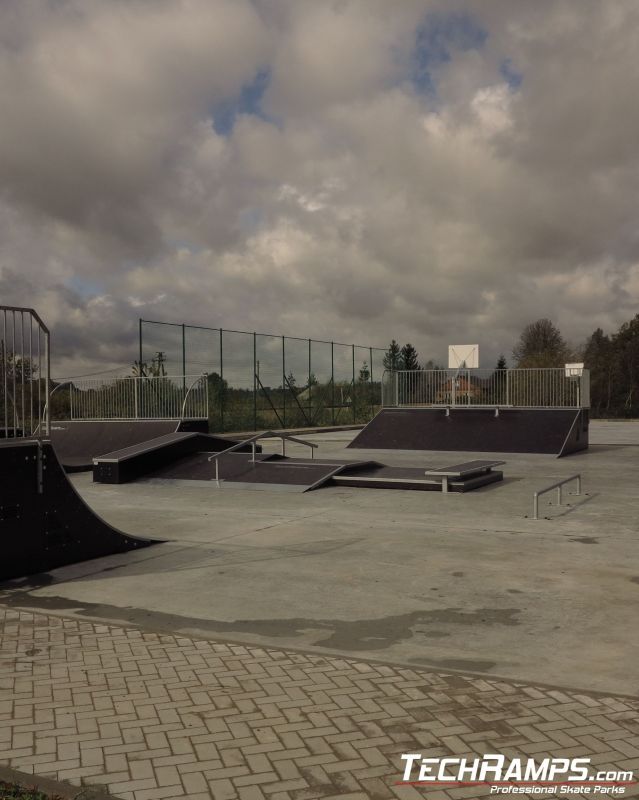 drewniany skatepark