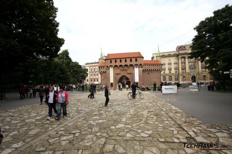 Es Game of SKATE 2010 - Krakow Barbakan