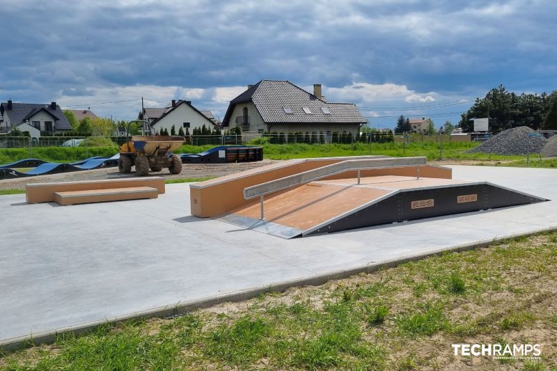 Funbox med grindbox - Igołomia skatepark