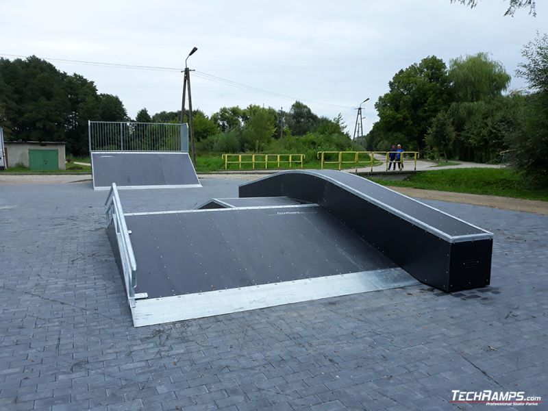 Funbox with grinbox and rail in Orzysz