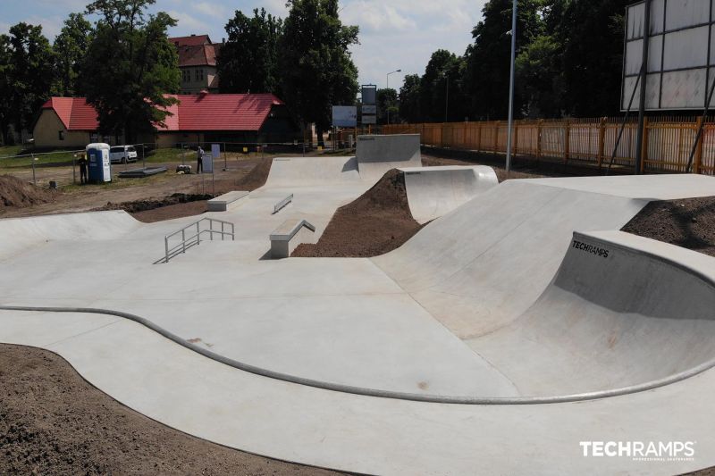 Corner bowl - skatepark 