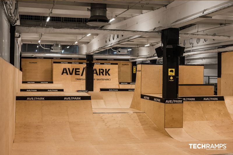 Innendørs skatepark i Warszawa