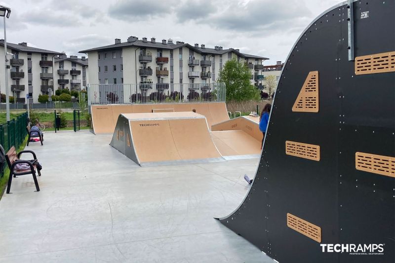 Jumpbox - skatepark Wieliszew 