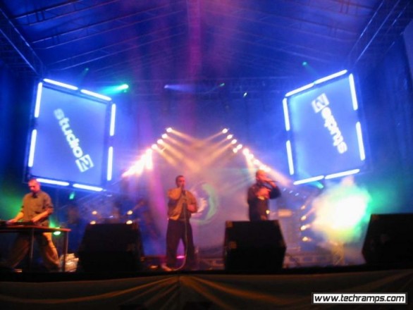 M1 Kraków 2003 scena