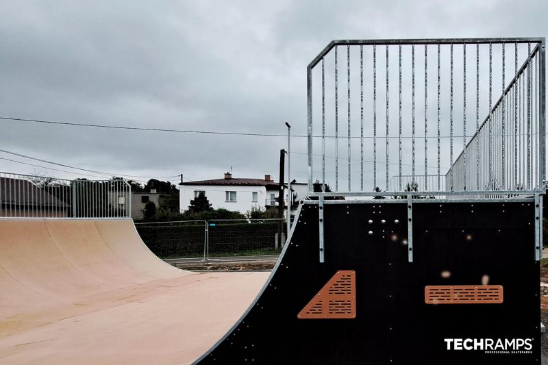 Modulbasert skatepark i tre i Gora Siwierskie