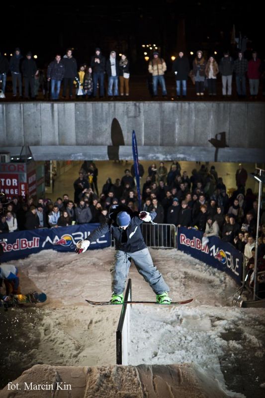 Red Bull MOBILE Snowboard Attack