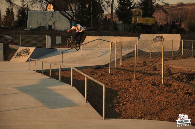 skatepark betonowy 