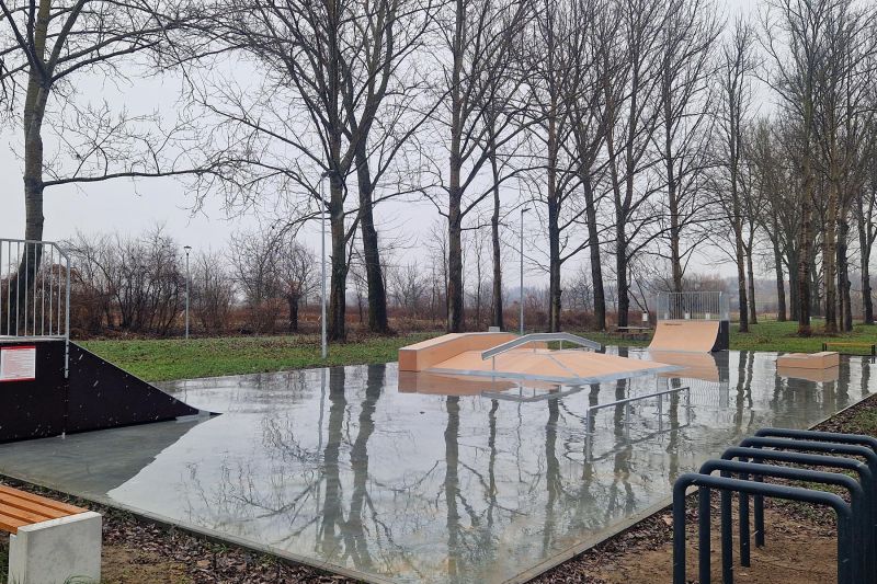 Hindringer i skateparken i Jarosław 