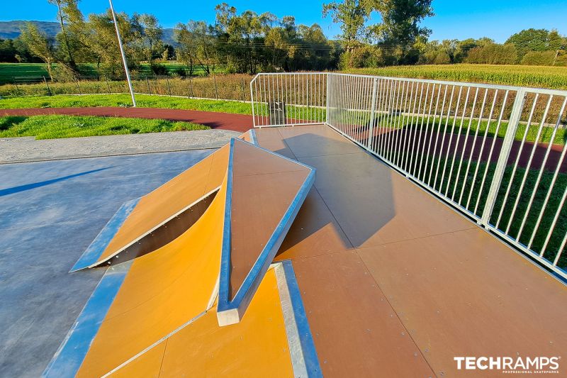 Skatepark i kryssfiner Łodygowice modulbasert skatepark