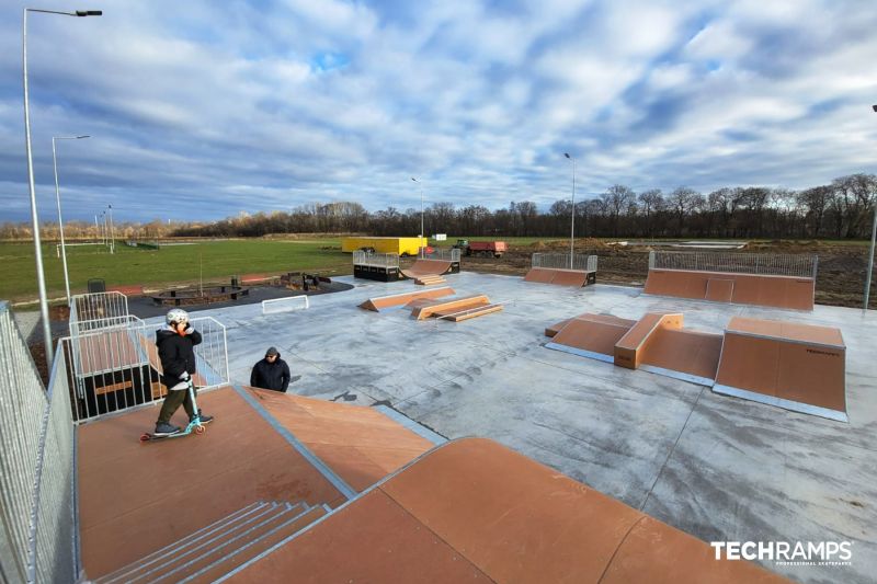 Modulbasert skatepark i Ozarow Mazowiecki 