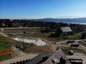 Skatepark, pumptrack, minirampa - Maniowy - drone view