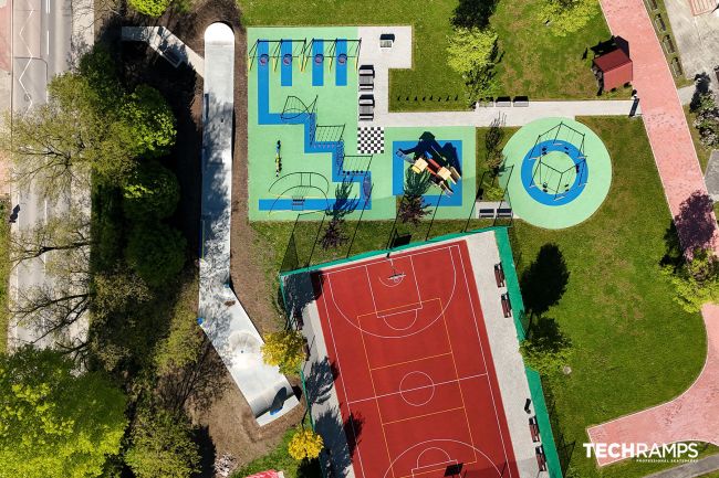 Skatepark ved barneskole 78 - Łuczanowicka Street, Kraków