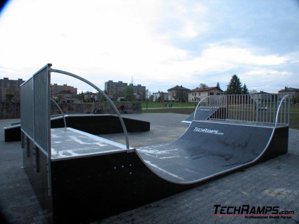 Skatepark w Czechowicach-Dziedzicach - minirampa