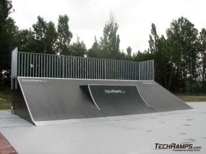 Skatepark w Łodzi nba bmx, rolki i deskorolke