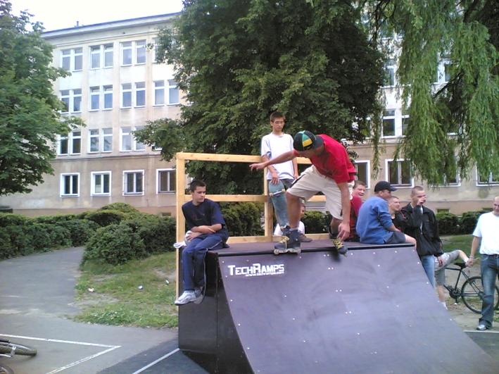 Skatepark w Markach 8