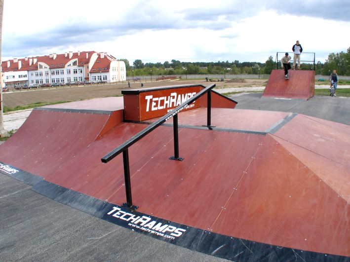 Skatepark w Nowinach 9