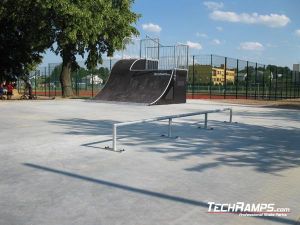 Skatepark w Pawłowie poręcz