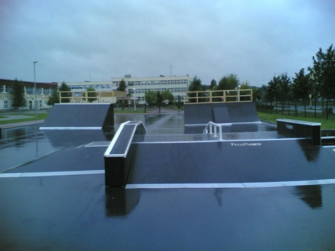 Skatepark w Policach