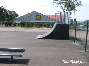 Skatepark w Przasnyszu quarter pipe