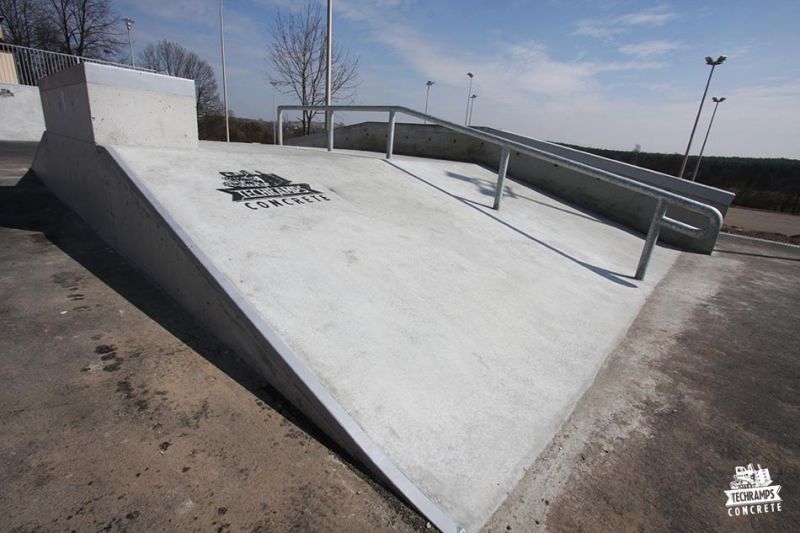 skatepark_light_concrete_slawkow
