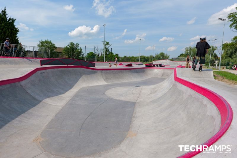 Skatepark i betong i Brzeg 